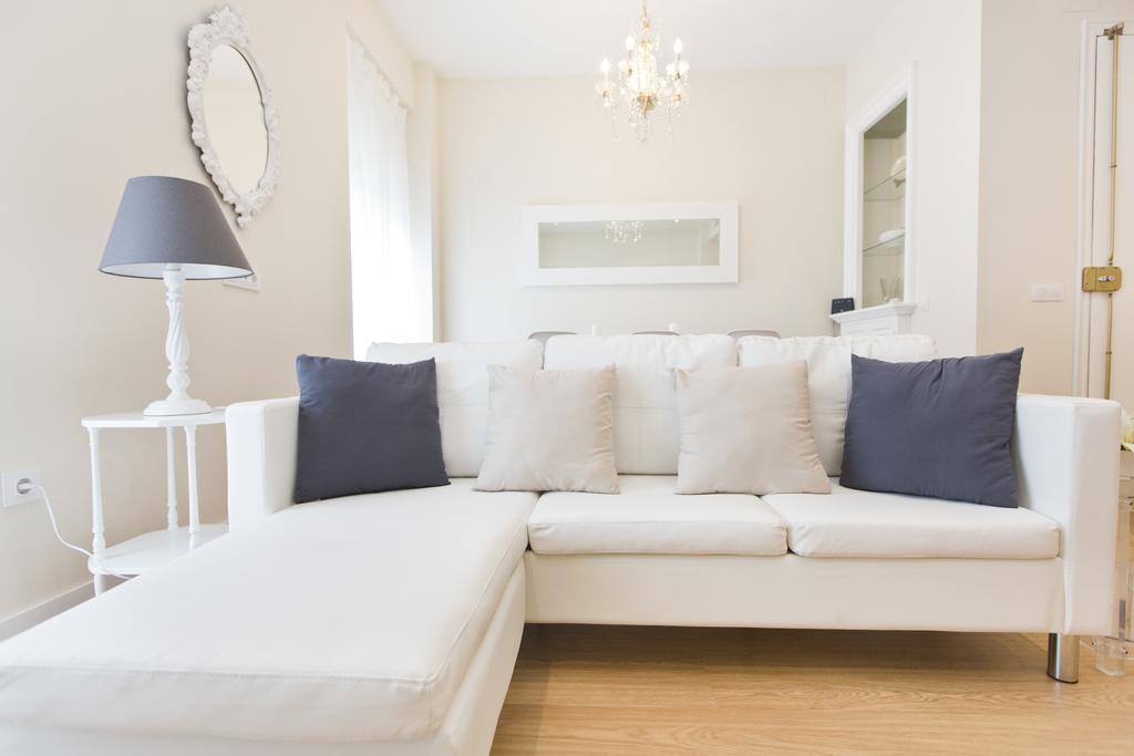 Total White Valence